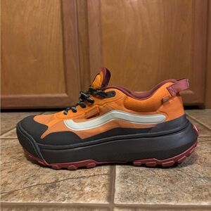 NWOT Vans MTE Crosspath shoes sz 6.5M/8W